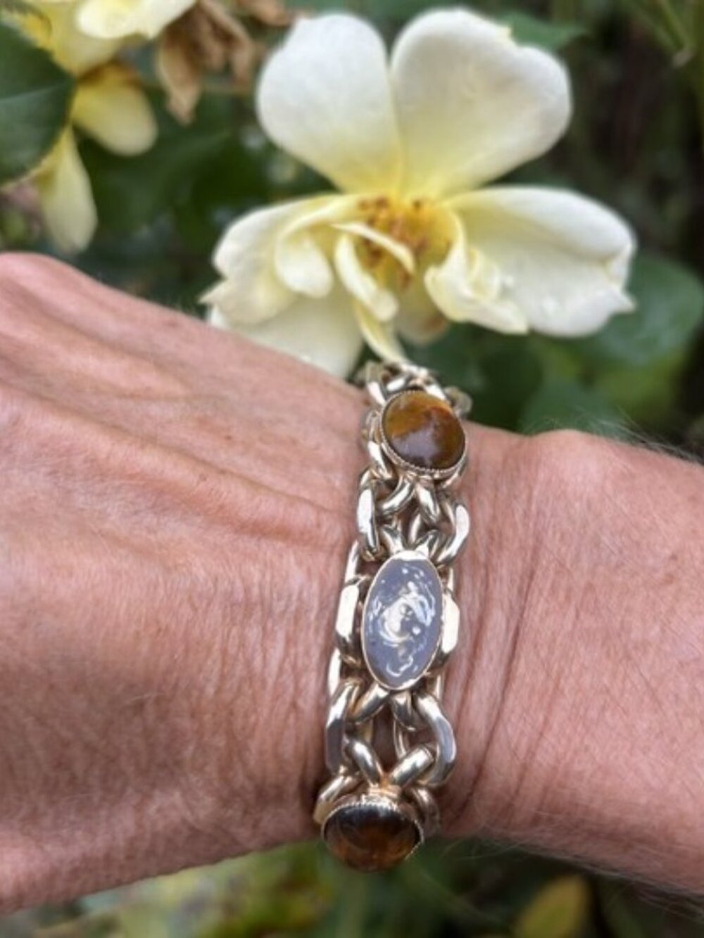 AMBER Cabochon and BROWN WHITE Resin Chunky Link BRACELET